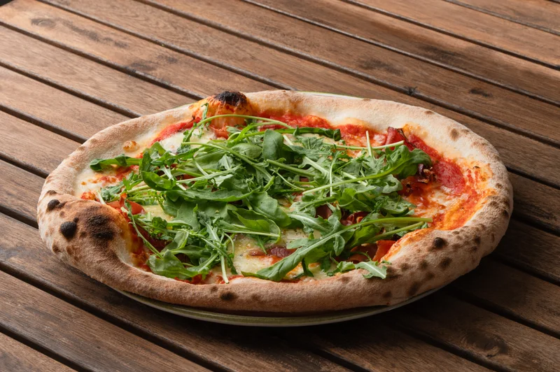 Pizza Brie Speck Rucola 1 Pizza Brie Speck Rucola