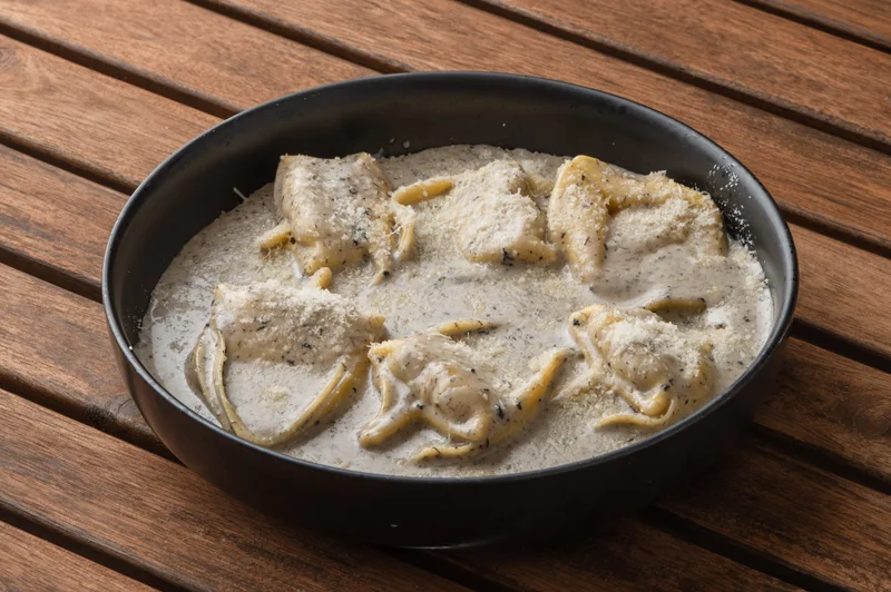 Tortelloni Giganti Ripieni Con Porcini E Salsa Tartufata 1 Tortelloni Giganti Ripieni Con Porcini E Salsa Tartufata